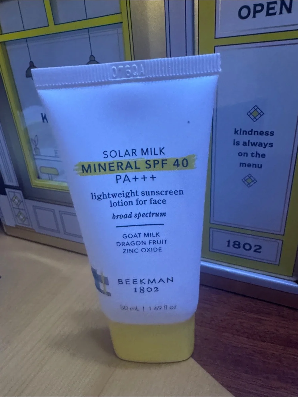 Beekman 1802 solar milk Mineral SPF 40 PA +++